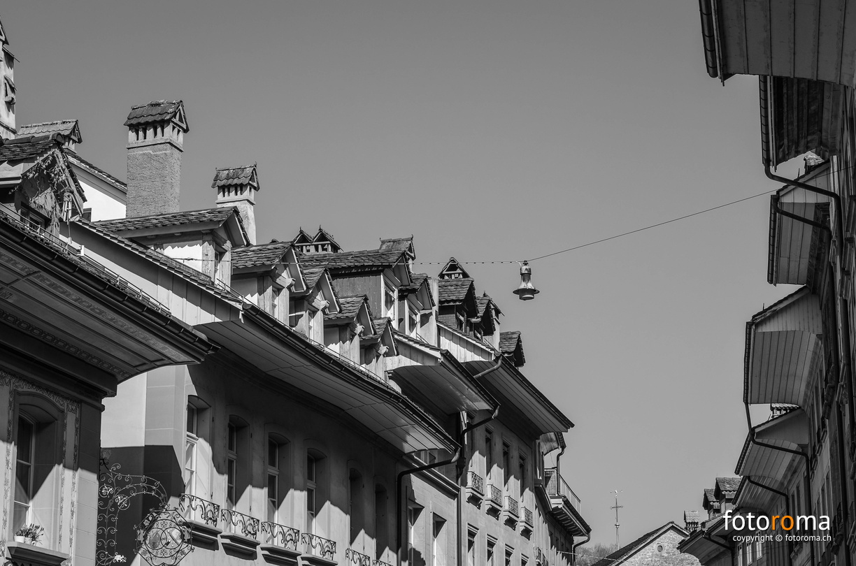 Roofs of Bern - Junkerngasse flickr-33529357751.jpg
