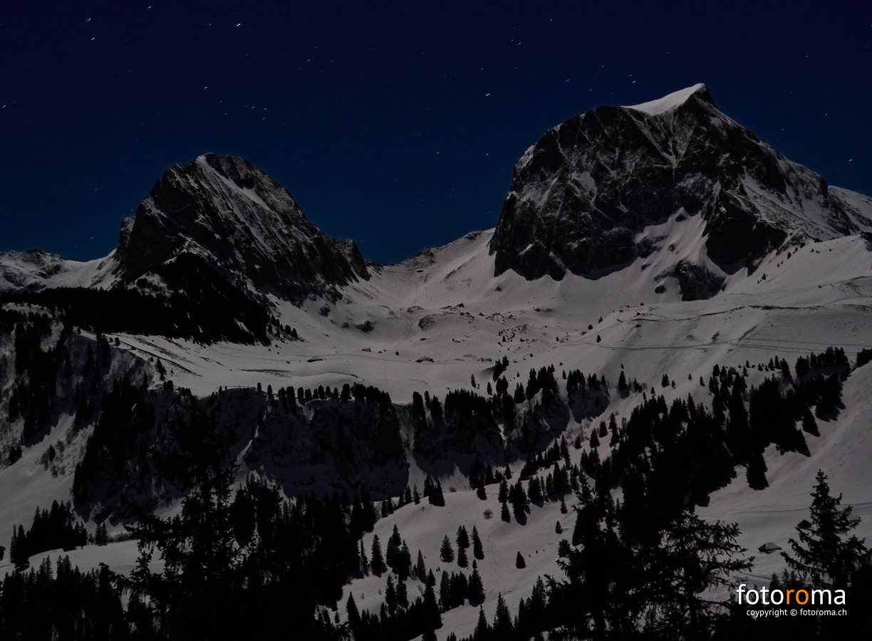 Nünenen und Gantrisch
Bei Mond- und Sternenlicht
RM-2019-365-47.jpg