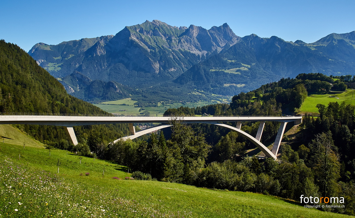 Taminabrücke
Grösste Bogenbrücke der Schweiz (Spannweite 260m)
RM-2019-365-230.jpg