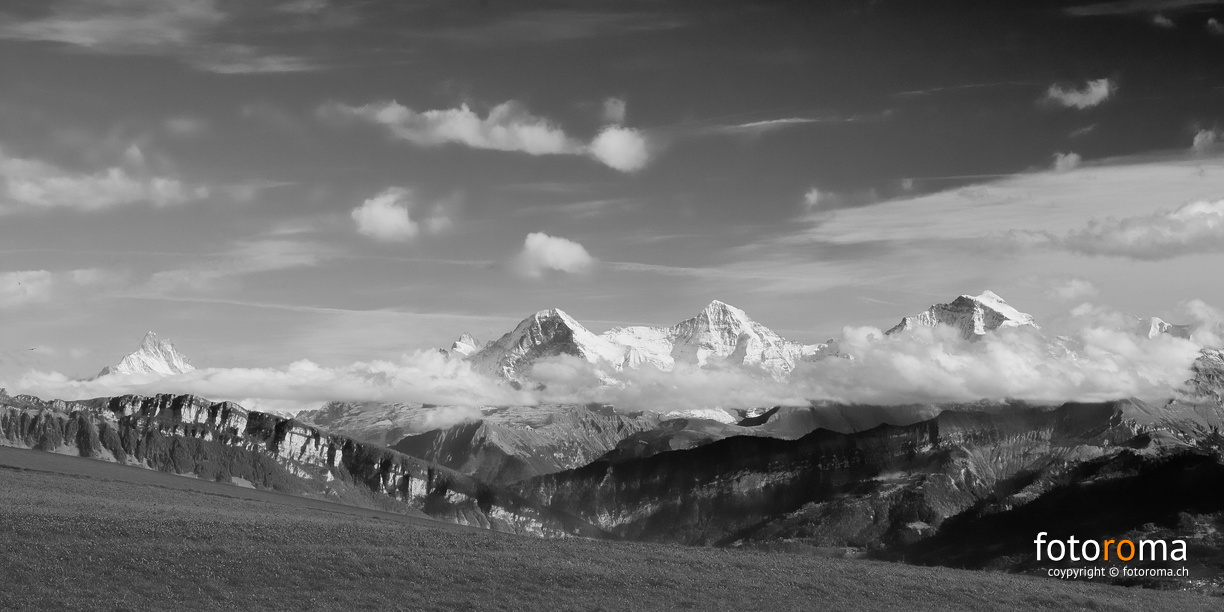 Berner Alpen
Schreckhorn - Finsteraarhorn - Eiger - Mönch - Jungfrau - Gletscherhorn
RM-2019-365-283.jpg