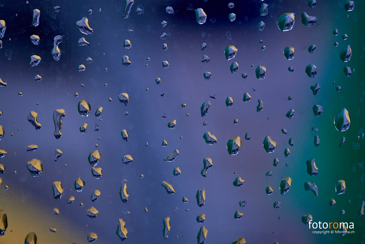 Regentropfen abstrakt
 RM-2019-365-60.jpg