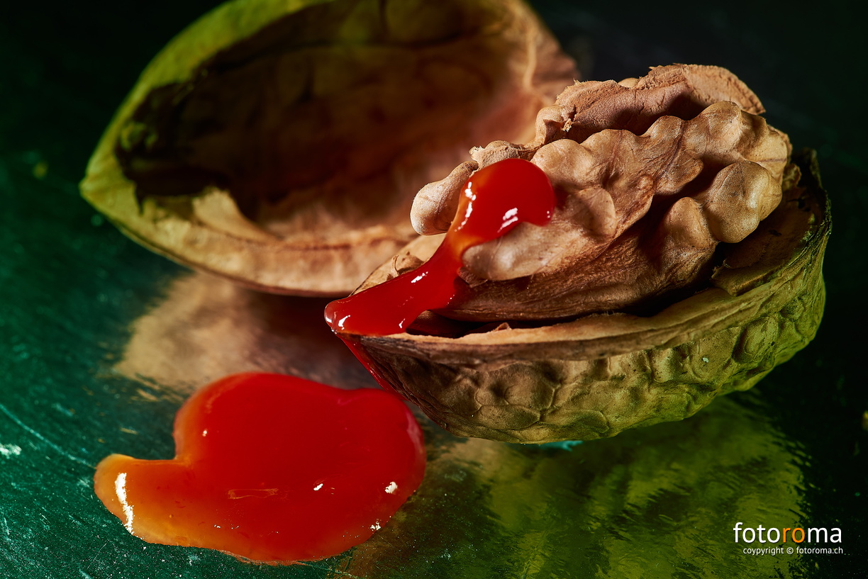 Hirn-OP ;-)
	Bitte nicht aufregen. Die Operation ist gelungen, der Nuss geht es den Umständen entsprechend gut.
 RM-2019-365-86.jpg