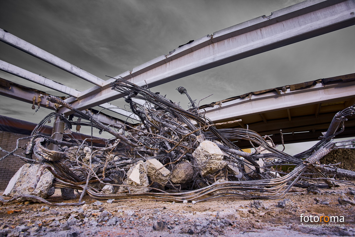 Demolition
Abriss der Plastemhalle in Schwarzenburg
RM-2019-365-127.jpg