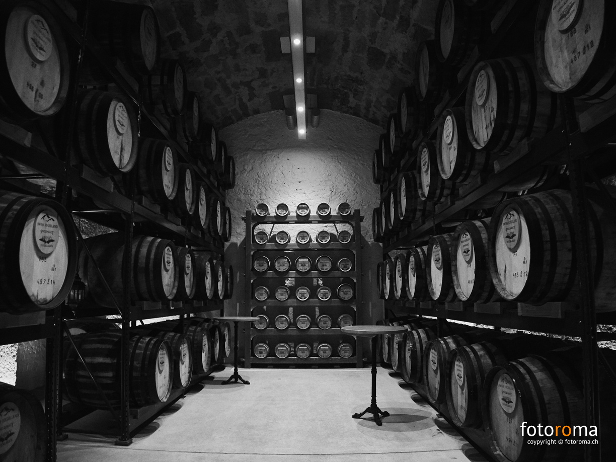 Whisky Keller
	Rugenbräu, Interlaken
 RM-2019-365-145.jpg