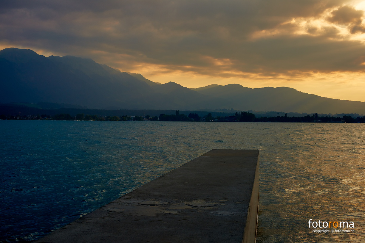 Goldene Stunde
	Thunersee
 RM-2019-365-190.jpg