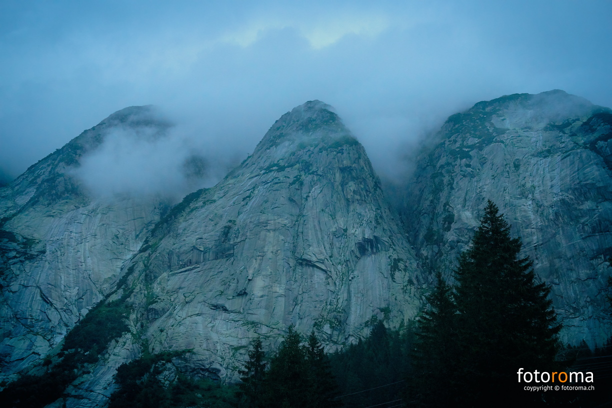 Grimsel
	Läbbänzenegg - Steinegg - Hangholzegg
 RM-2019-365-212.jpg