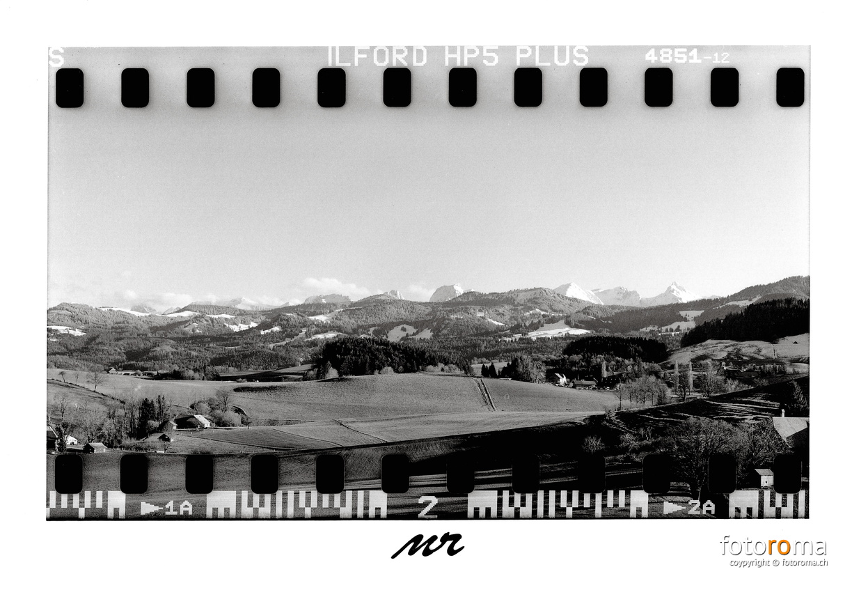 Gantrischkette
	Papierabzug
	 
	Hasselblad 500c/m & Zeiss Planar 80mm f1:2.8
	Planfilmadapter mit 35mm Film (HP5+)
 RM-2022.02.12-0007.jpg