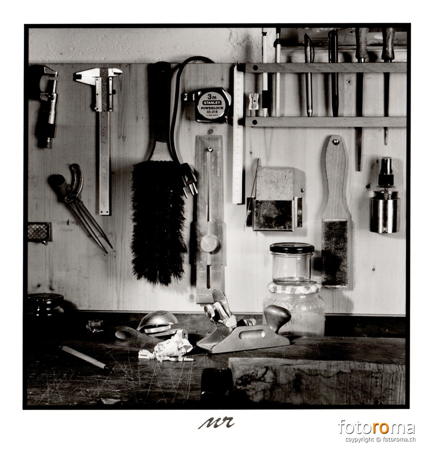 Tools
	Papierabzug
	 
	Hasselblad 500c/m & Zeiss Sonnar 150mm f1:4
	 
	f16, 1/125s
 RM-2022.06.20-0049.jpg