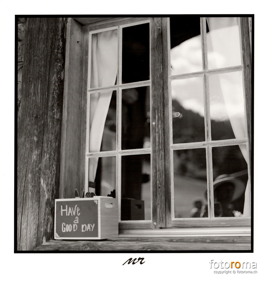 Good day
Papierabzug
Hasselblad 500c/m & Zeiss Planar 80mm f1:2.8
f2.8, 1/60s
RM-2022.06.20-0050.jpg